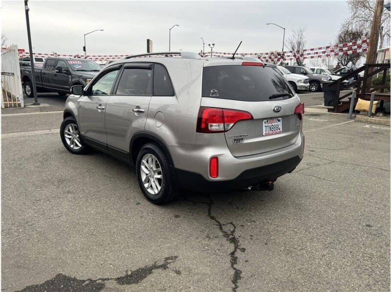 2014 Kia Sorento LX