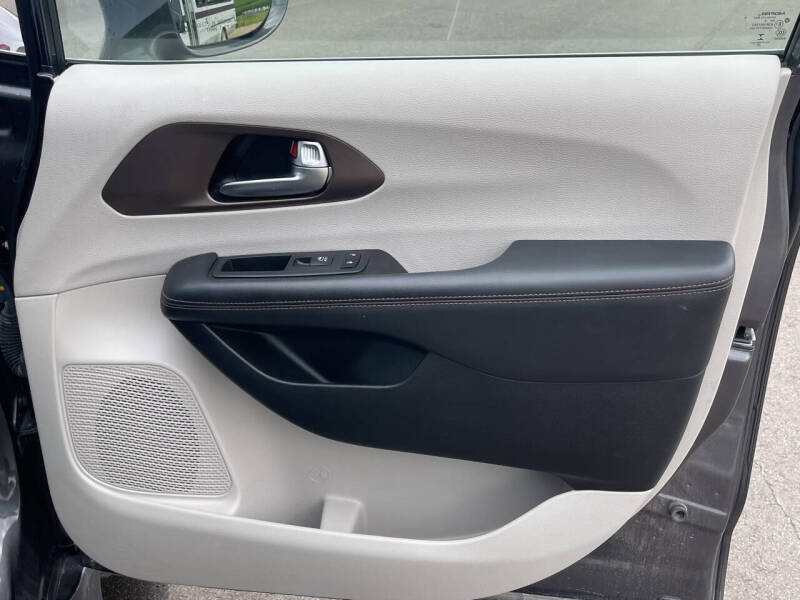 2019 Chrysler Pacifica Touring L