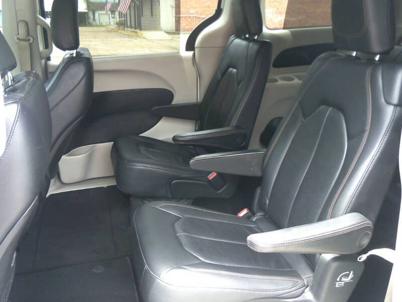 2020 Chrysler Pacifica Touring L