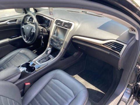 2016 Ford Fusion SE