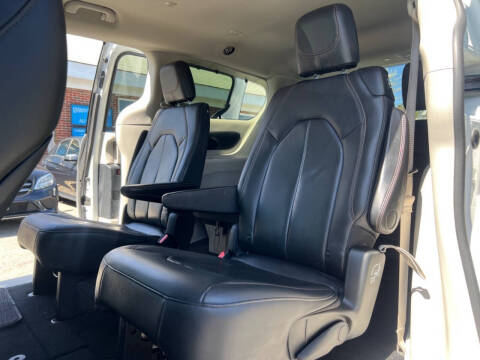 2020 Chrysler Pacifica Touring L