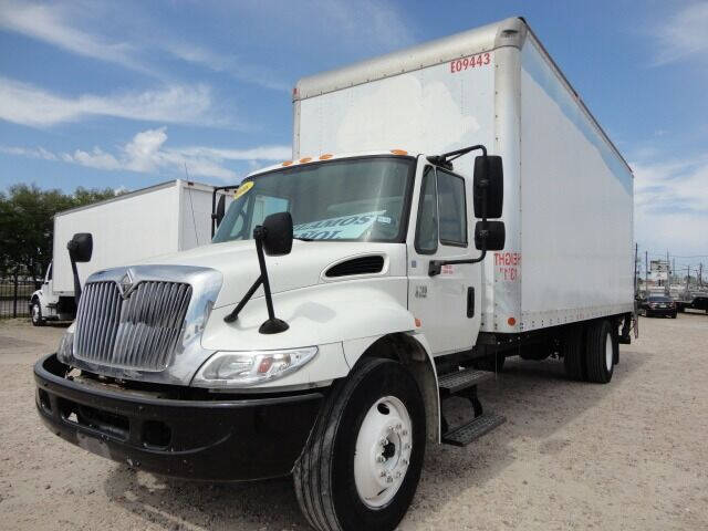 2006 International DuraStar 4200 for sale at Regio Truck Sales in Houston TX