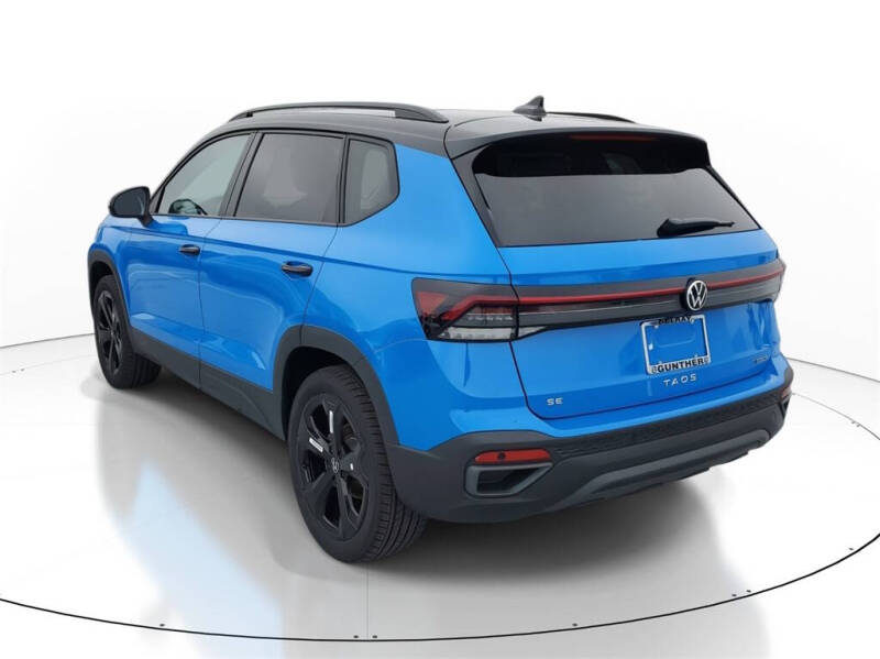 2025 Volkswagen Taos SE Black 4Motion