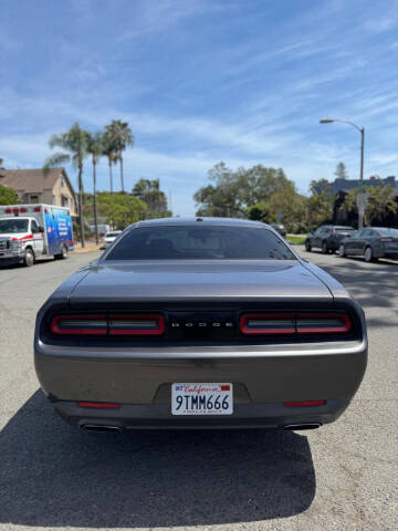 2015 Dodge Challenger SXT