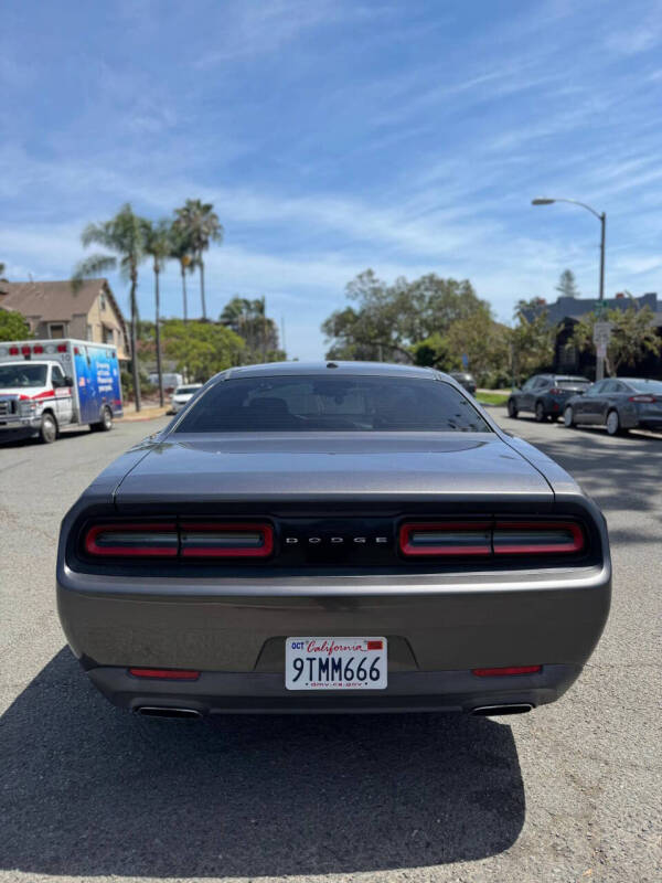 2015 Dodge Challenger SXT