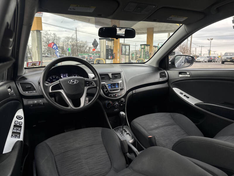 2017 Hyundai Accent SE