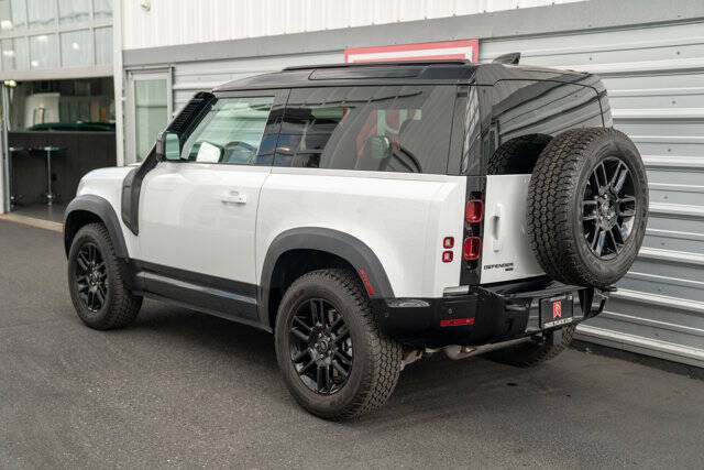 2022 Land Rover Defender 41
