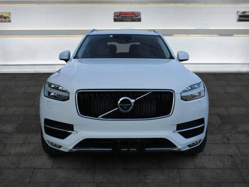 2016 Volvo XC90 T6 Momentum