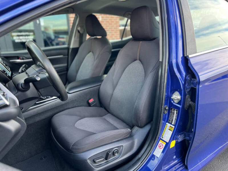 2018 Toyota Camry Hybrid LE