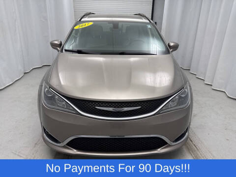 2017 Chrysler Pacifica Touring-L