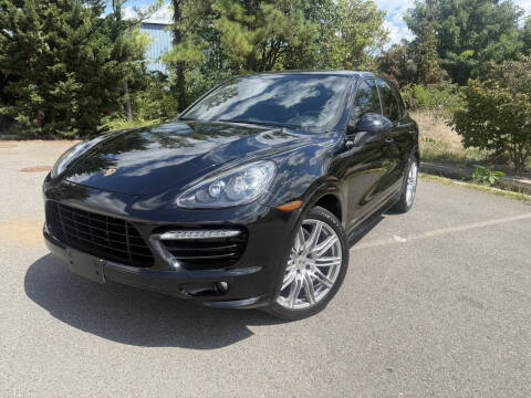 2013 Porsche Cayenne GTS
