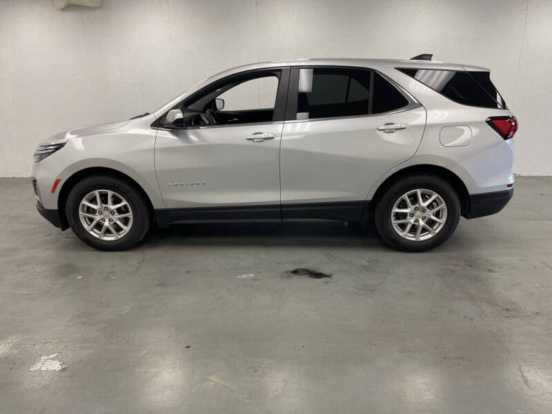Used 2022 Chevrolet Equinox LT with VIN 2GNAXKEV4N6112189 for sale in Celina, OH