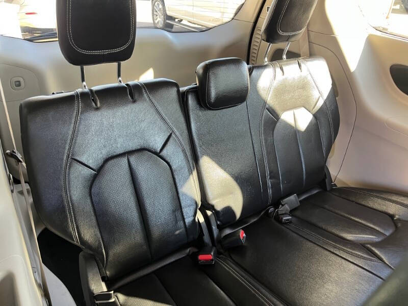 2022 Chrysler Pacifica Touring L