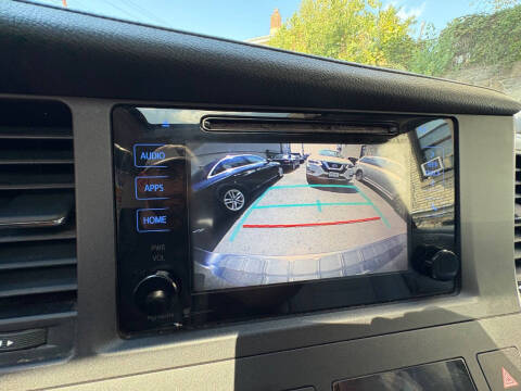 2015 Toyota Sienna XLE 8-Passenger