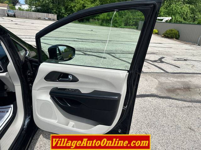 2020 Chrysler Pacifica Touring L