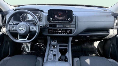 2025 Nissan Pathfinder S