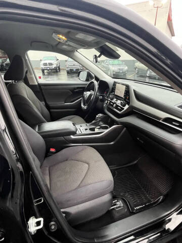 2020 Toyota Highlander LE