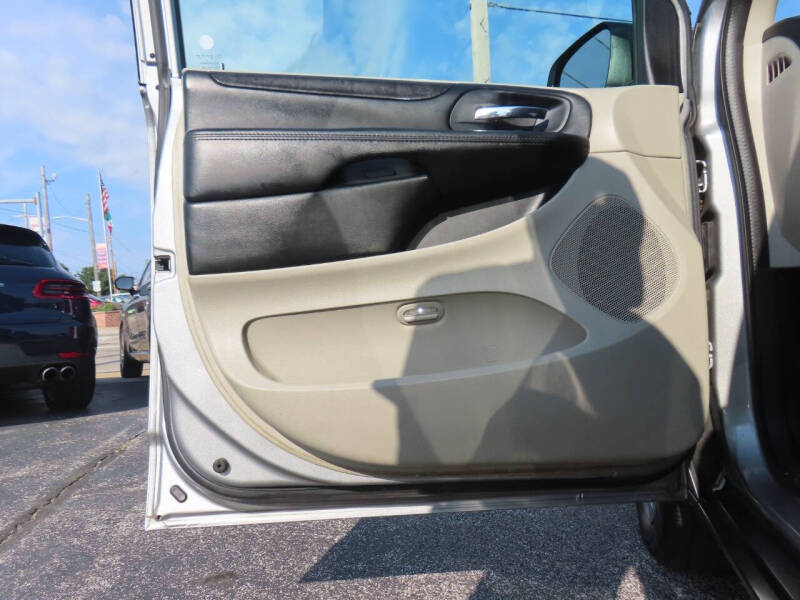 2016 Dodge Grand Caravan American Value Package