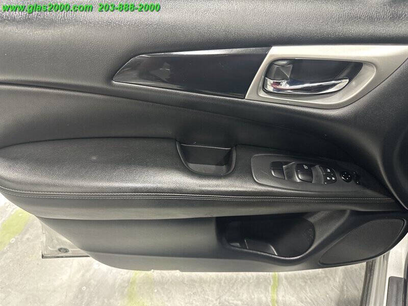 2020 Nissan Pathfinder S