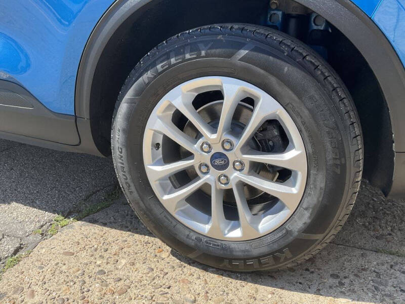 2020 Ford Escape SE
