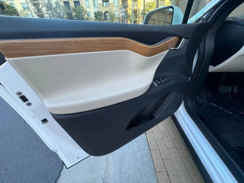 2019 Tesla Model X Long Range
