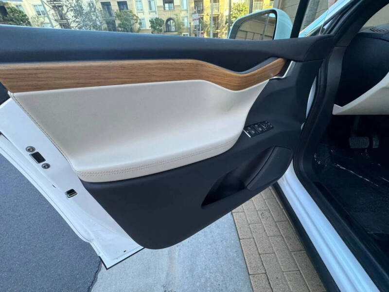 2019 Tesla Model X Long Range