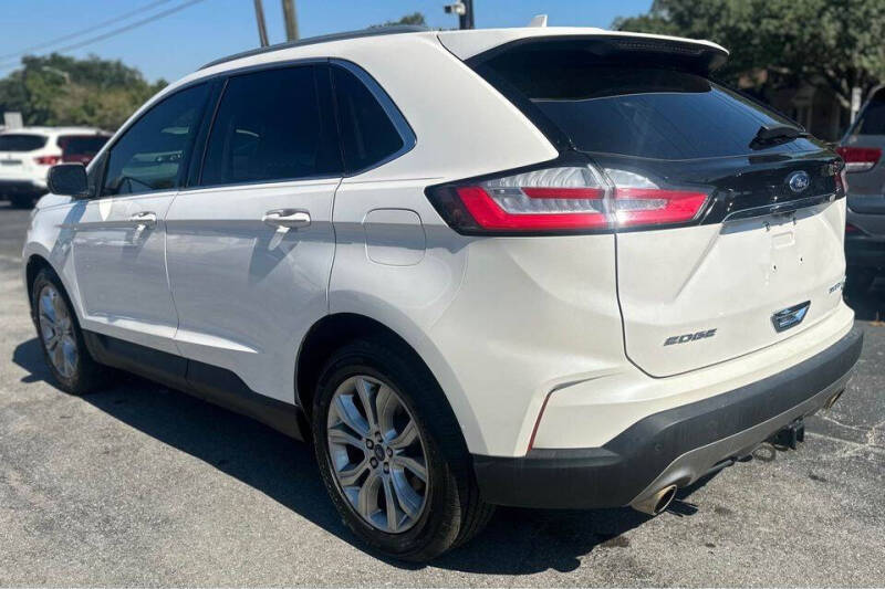 2019 Ford Edge Titanium photo 3