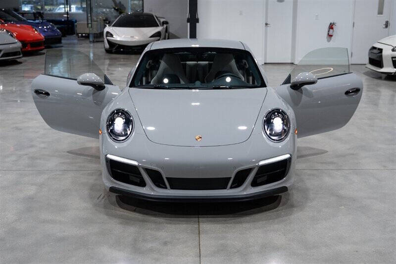 2019 Porsche 911 Carrera GTS