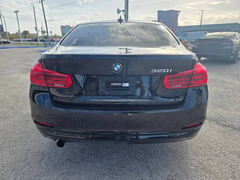 2018 BMW 3 Series 320i