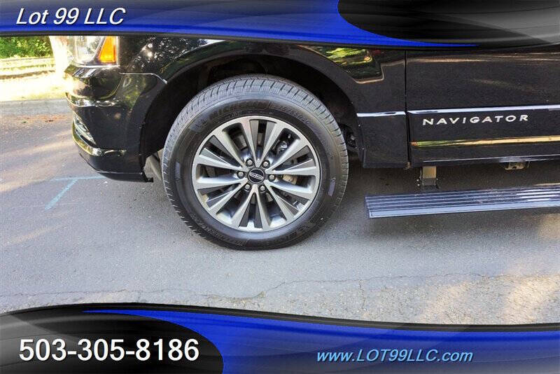 2017 Lincoln Navigator Select