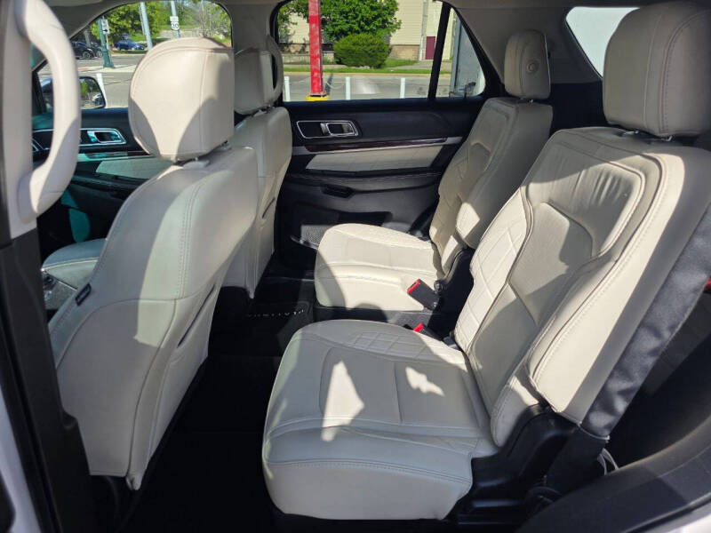2017 Ford Explorer Platinum