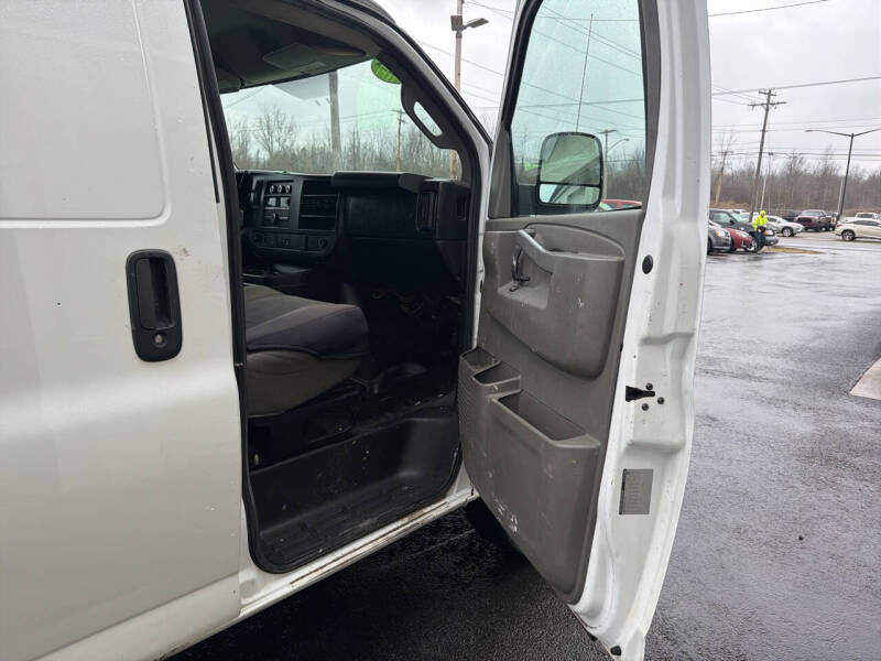 2017 GMC Savana 2500