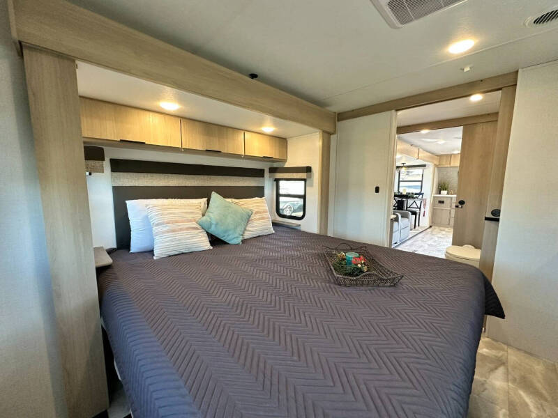 2024 Dutchmen Kodiak 2921FKDS