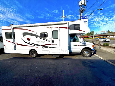 2008 Winnebago Access 26’ With Slide Low Mile