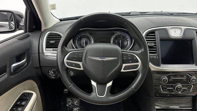 2021 Chrysler 300 Touring L