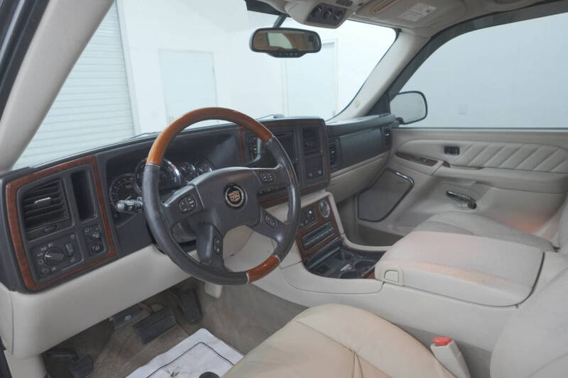 2005 Cadillac Escalade ESV Platinum Edition