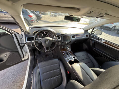 2016 Volkswagen Touareg VR6 Lux