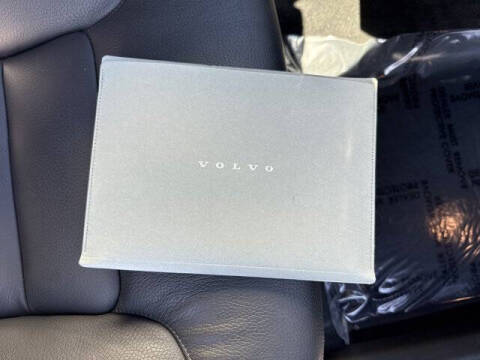 2025 Volvo XC60 B5 Plus Dark Theme