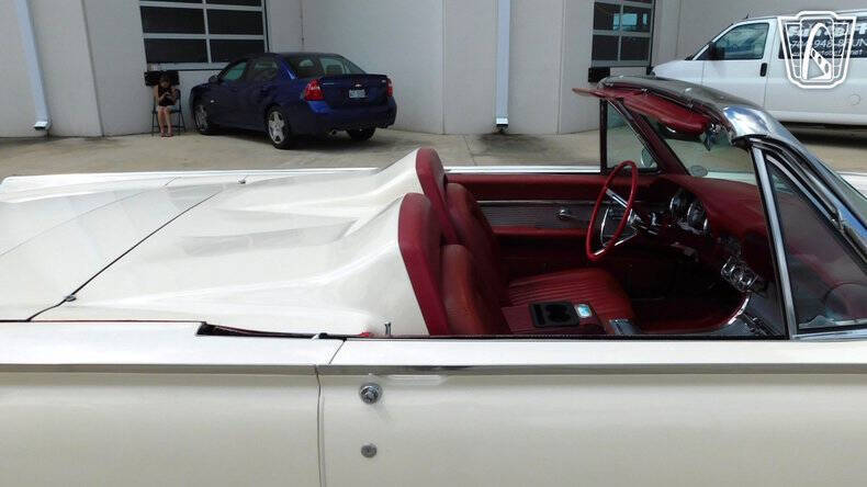 1962 Ford Thunderbird