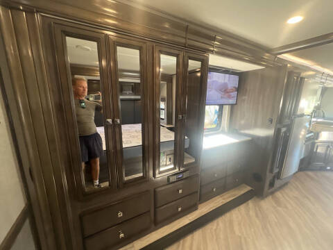 2020 Holiday Rambler Invicta