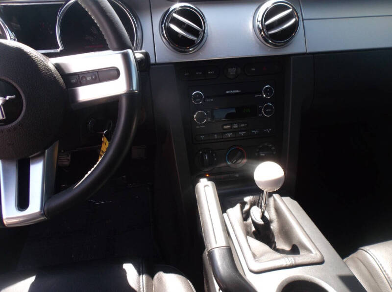 2009 Ford Mustang GT Deluxe