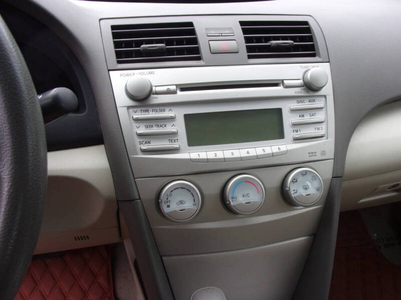 Image 10 of 2011 Toyota Camry LE
