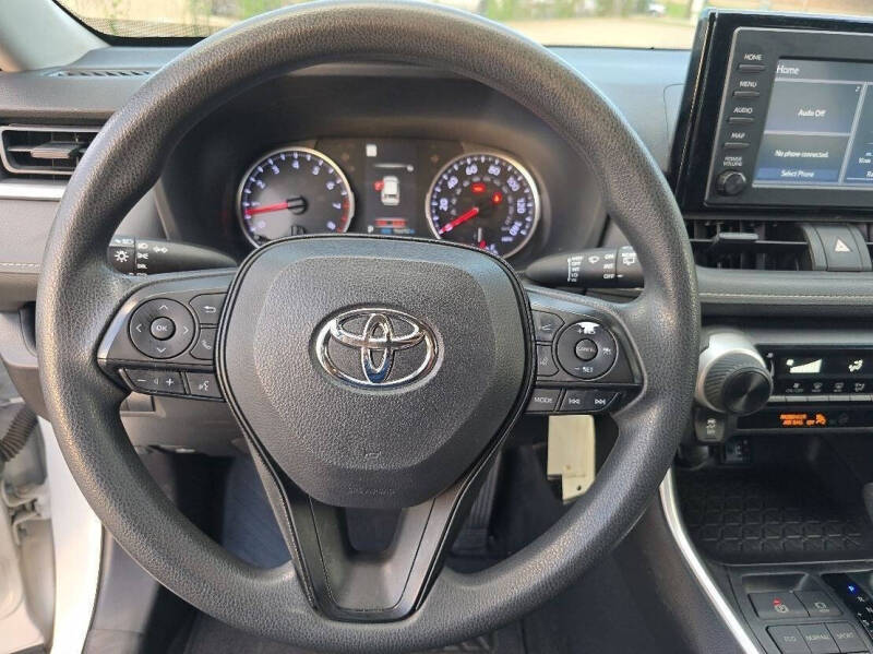 2019 Toyota RAV4 LE