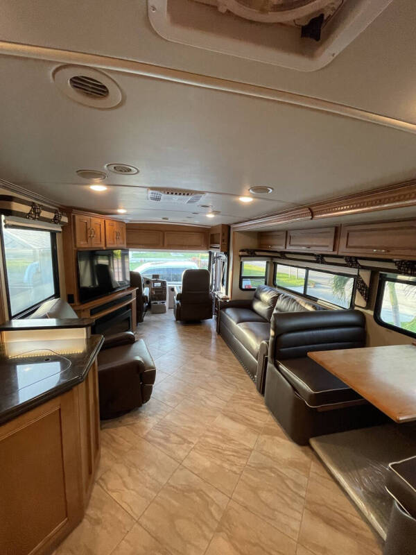2017 Winnebago Forza 36G