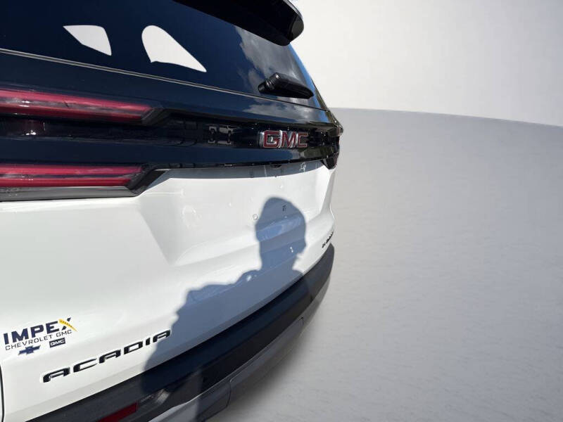 2025 GMC Acadia Elevation