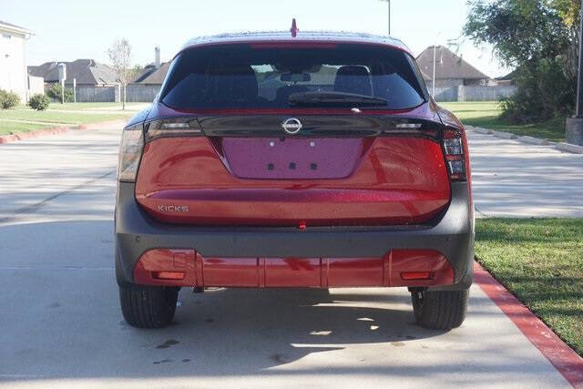 2025 Nissan Kicks SV