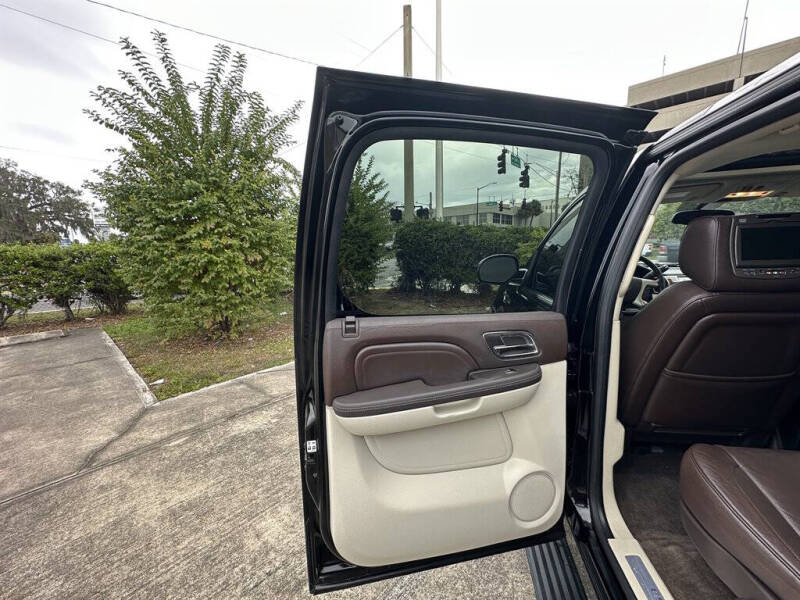 2011 Cadillac Escalade ESV Platinum Edition