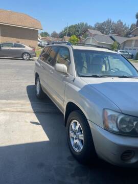 2003 Toyota Highlander for sale at E and M Auto Sales in Bloomington CA