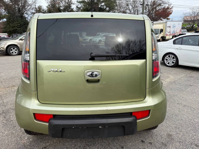 2010 Kia Soul +