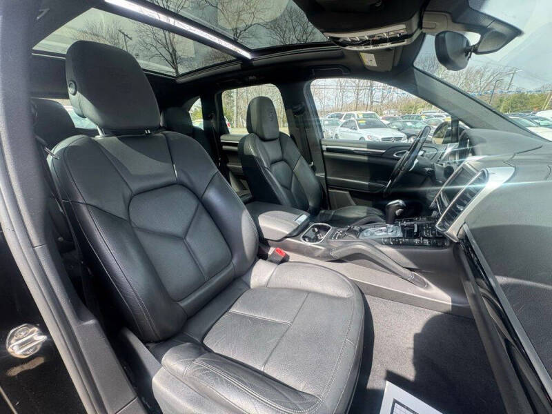 2014 Porsche Cayenne Platinum